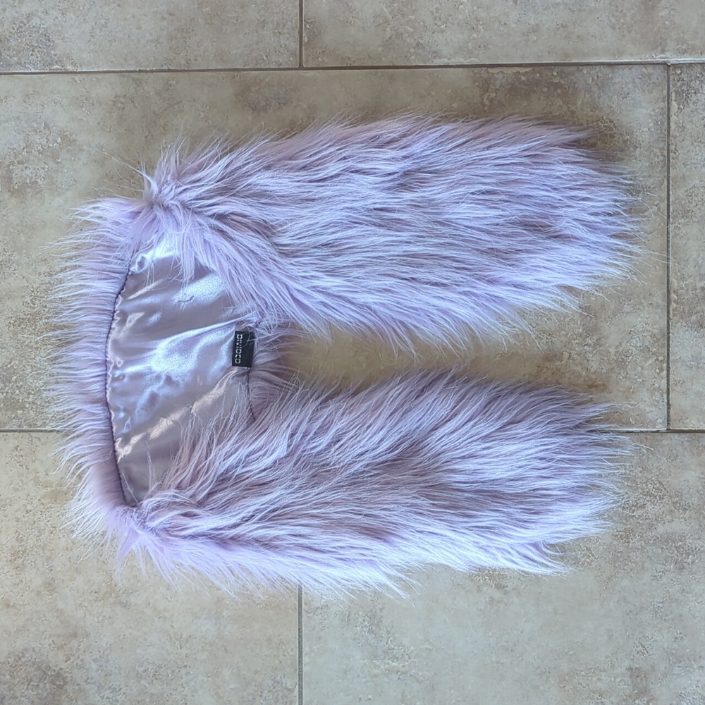 Unique fun fur collar/bolero